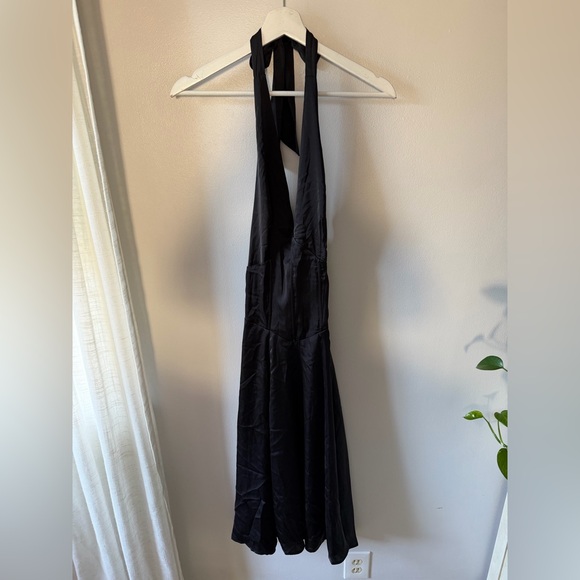 SNDYS Evelyn Midi Dress in Black - Picture 3 of 6